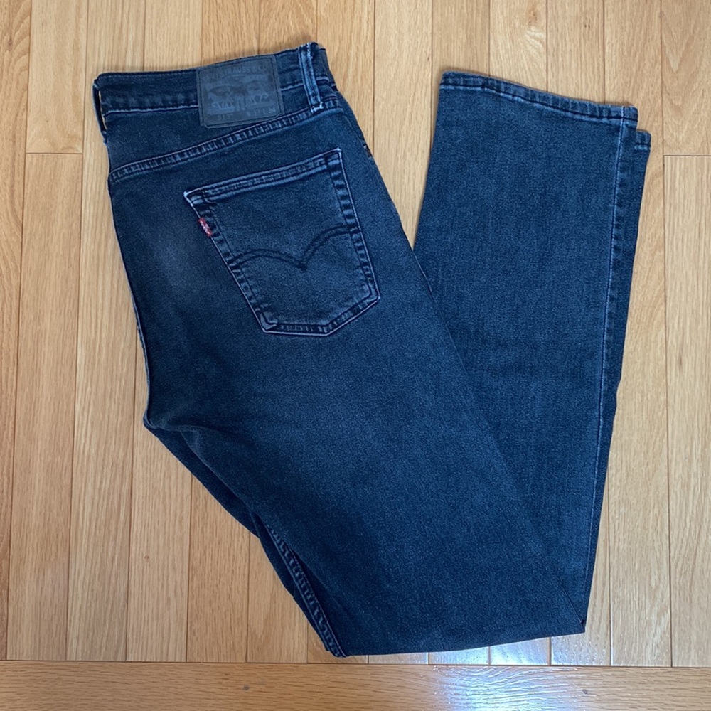 Gently worn Men’s Levi’s 513 W33 L34 faded black